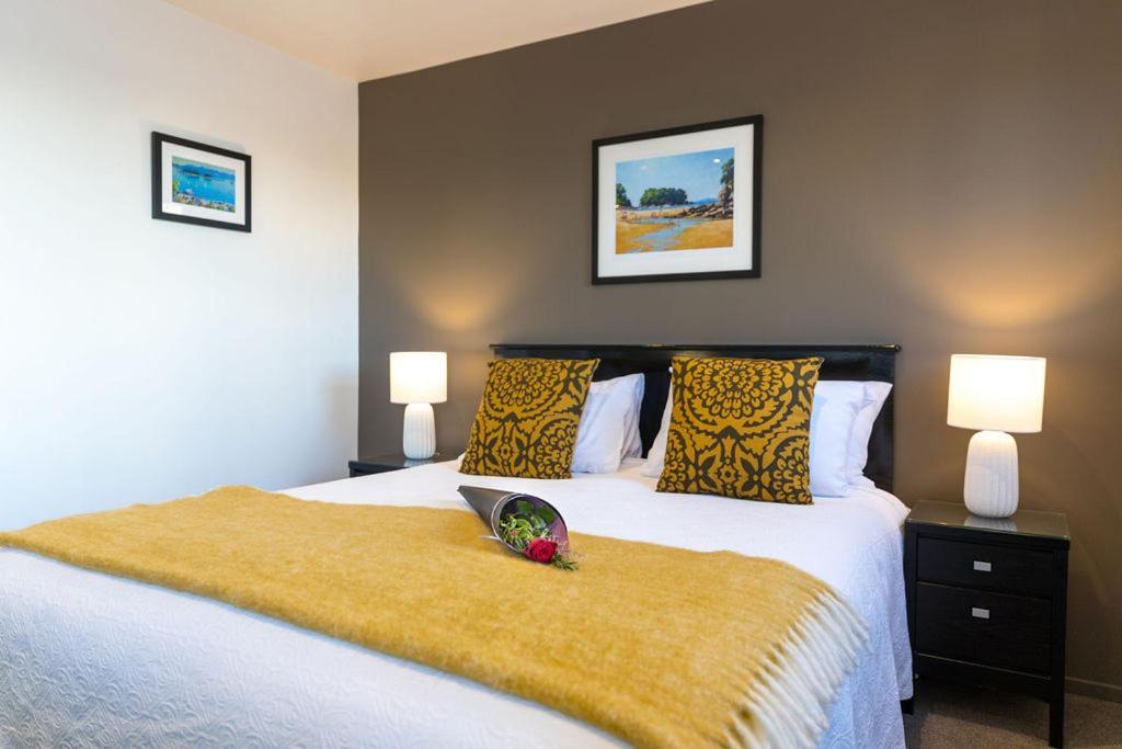 Palazzo Motor Lodge Nelson Exterior photo A bedroom at the hotel